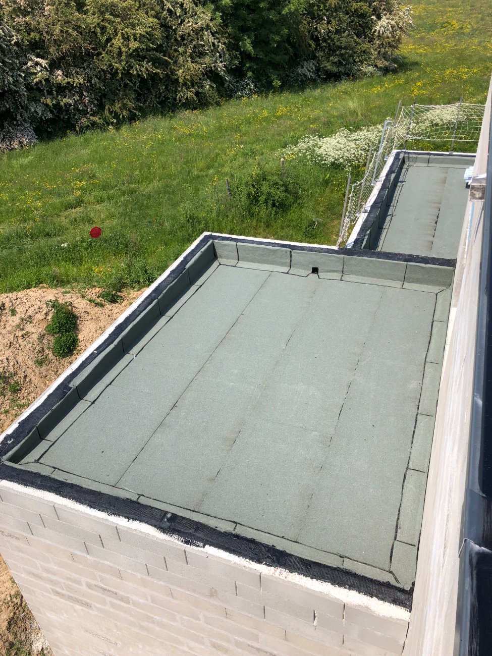 Toiture terrasse neuve étanchée par KMD Étanchéité