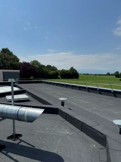 Toiture terrasse d'un EHPAD à Gaillefontaine après réfection de l'étanchéité